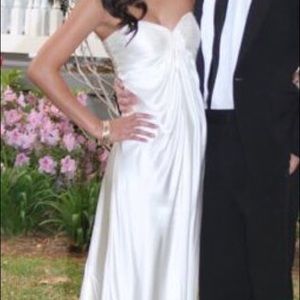 Beautiful white ivory gown dress